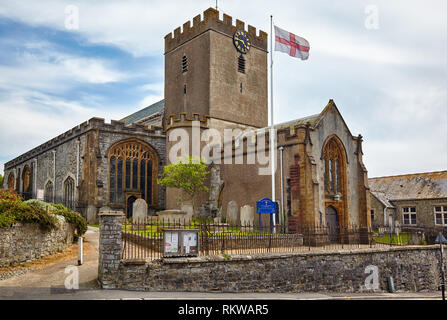 Die Pfarrkirche St. Michael, der Erzengel, über Kirche Cliff. Lyme Regis. West Dorset. England Stockfoto