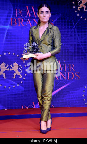 Mumbai, Indien. 11 Feb, 2019. Indisches Fernsehen Schauspielerin Radhika Madan besucht Power Brands-Bollywood's Film Journalist Award (BFJA) 2019 im Hotel Novotel Juhu in Mumbai. Credit: Azhar Khan/SOPA Images/ZUMA Draht/Alamy leben Nachrichten Stockfoto