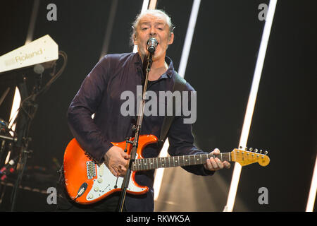 Glasgow, Schottland, Großbritannien. 11. Ferry 2019. Tears For Fears 0 Roland Orzabal und Curt Smith spielen Ihre neu geplanten Show Im SSE Hydro, Glasgow, UK. Credit: Stuart Westwood/Alamy leben Nachrichten Stockfoto