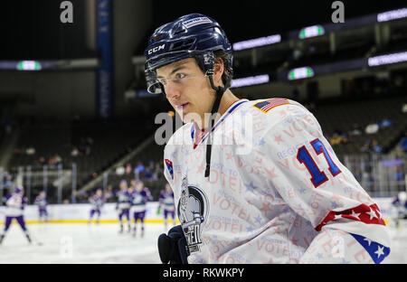 Jacksonville Eisgruben steigt vorwärts Everett Clark (17) beim Warm-ups vor der ein echl Professional Hockey Spiel gegen die Orlando Solar Bears am Veterans Memorial Arena in Jacksonville, Fla., Samstag, Februar 9, 2019. (Gary Lloyd McCullough/Cal Sport Media) Stockfoto