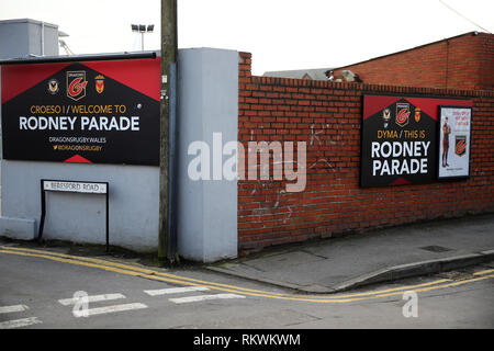 Newport, Großbritannien. 12 Feb, 2019. Der Eingang zu Rodney Parade vor der EFL Sky Bet Liga 2 Match zwischen Newport County und Milton Keynes Dons an Rodney Parade, Newport, Wales am 12. Februar 2019. Foto von Dave Peters. Nur die redaktionelle Nutzung, eine Lizenz für die gewerbliche Nutzung erforderlich. Keine Verwendung in Wetten, Spiele oder einer einzelnen Verein/Liga/player Publikationen. Credit: UK Sport Pics Ltd/Alamy leben Nachrichten Stockfoto