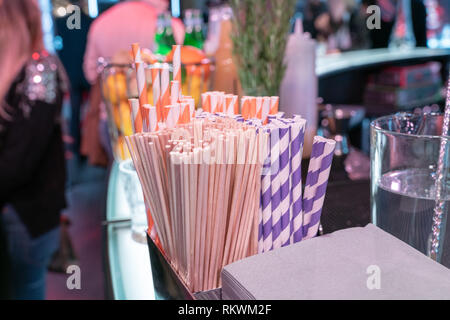 Frankfurt am Main, Deutschland. 11 Feb, 2019. Umweltfreundliche Papier Trinkhalme auf der Ambiente Messe 2019 Credit: Markus Wissmann/Alamy leben Nachrichten Stockfoto