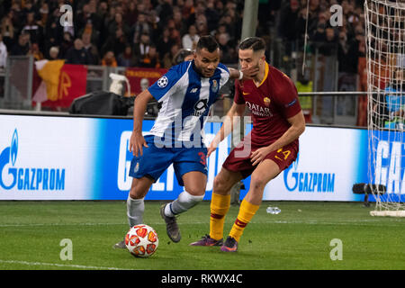 Fernando Andrade dos Santos (Porto) Konstantinos Manolas (Roma) während der 'Uefa Champions League' Runde 16 - 1 bein Übereinstimmung zwischen Roma 2-1 Porto im Olympiastadion am 12. Februar 2019 in Rom, Italien. Credit: Maurizio Borsari/LBA/Alamy leben Nachrichten Stockfoto