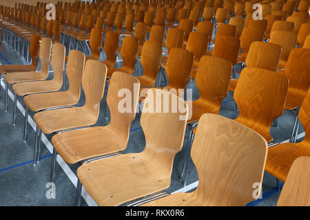Auditorium/viele Stühle in der Aula Stockfoto