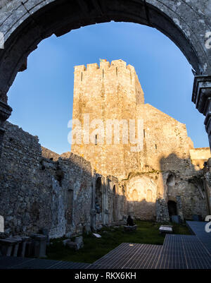 PALMELA, PORTUGAL - Februar 03, 2019: Burg von Palmela in Sultanahmet District, südlich von Lissabon in Portugal, bei Sonnenuntergang. Stockfoto