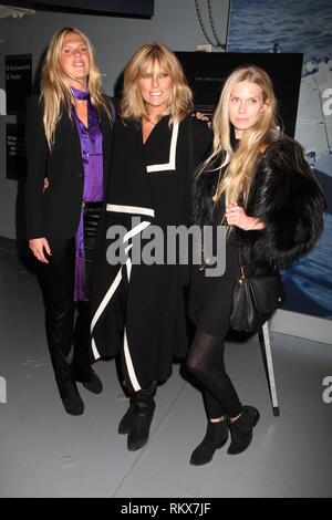 PATTI HANSEN und Töchter THEODORA RICHARDS, ALEXANDRA RICHARDS 2-9-2012 Foto von John Barrett/PHOTOlink Stockfoto