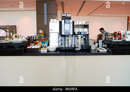 DUBAI, VAE - ca. November 2016: Marhaba Lounge im Internationalen Flughafen von Dubai. Stockfoto