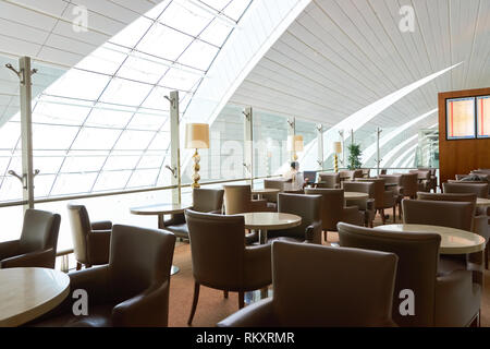 DUBAI, VAE - ca. November 2016: Marhaba Lounge im Internationalen Flughafen von Dubai. Stockfoto