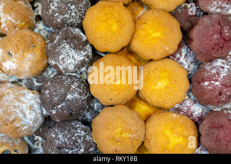 Frisch gebackene Muffins. Ansicht von oben. Stockfoto