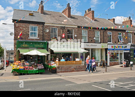 Geschäfte auf Bishopthorpe Road in York. Stockfoto