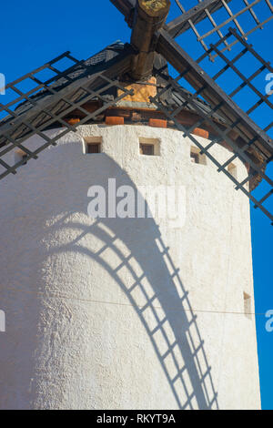 Windmühle, Ansicht schließen. Alcázar de San Juan, Ciudad Real Provinz, Castilla La Mancha, Spanien. Stockfoto