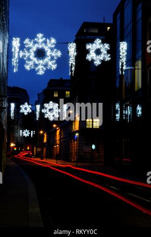 2018 Christbaumschmuck in Chancery Lane, Holborn, London, UK. Stockfoto