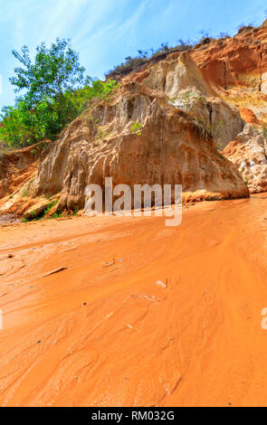 Herrliche Landschaft mit orange Sand Felsen im Fairy Stream, Vietnam Stockfoto