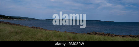 Panorama Aussicht auf North Head mit Schwalbenschwanz Leuchtturm und Hafen Stockfoto