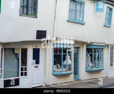 Geschäfte aus dem 14. Jahrhundert in der Nähe der Shambles Markt in York, England gefunden werden. Stockfoto