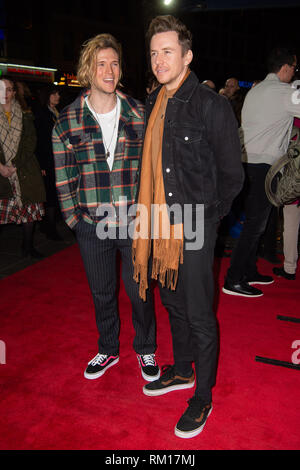 Dougie Poynter und Danny Jones an der Drücken Sie die Taste Nacht der Rip It Up, im Garrick Theatre in London. Stockfoto