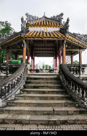 Eine Pagode in der Nähe der Ort der ehemaligen Khon Thai Residence in der Kaiserstadt Hue, Vietnam Stockfoto