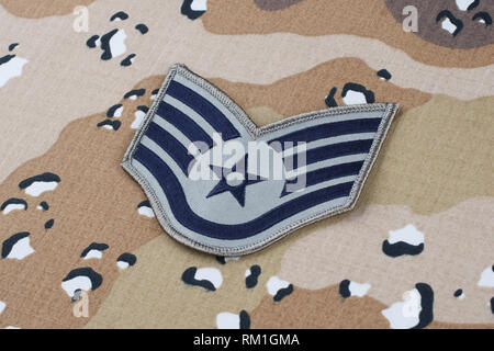 12. Mai 2018. US AIR FORCE Staff Sergeant rang Patch auf Desert Battle Dress Uniform Stockfoto