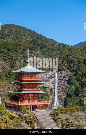 Vor tausend Jahren, in der Blütezeit der japanischen kaiserlichen Hof, Royals und Adelige es auf Wochen begeben - lange Wanderungen in den drei Prinzip zu beten. Stockfoto