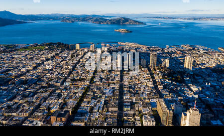 Luftaufnahme von San Francisco und Alcatraz, San Francisco, CA, USA Stockfoto