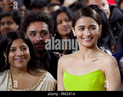 Schauspielerin unter anderem Bhatt (rechts) bei der Premiere Galavorstellung des Films Gully Boy auf der Berlinale International Film Festival, am Samstag, 9. Februar Stockfoto