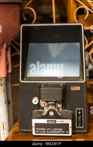 Hengchun, Taiwan - Feb 2019: Vintage film Editor in einem Geschäft in Hengchun Altstadt angezeigt Stockfoto