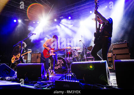 Mailand, Italien. 12 Feb, 2019. Die Englische indie rock Band BLOXX führt live auf der Bühne Fabrique Eröffnung der Show von Wombats. Credit: Rodolfo Sassano/Alamy leben Nachrichten Stockfoto