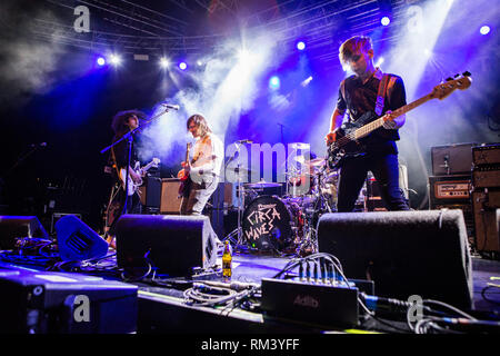Mailand, Italien. 12 Feb, 2019. Die Englische indie rock Band BLOXX führt live auf der Bühne Fabrique Eröffnung der Show von Wombats. Credit: Rodolfo Sassano/Alamy leben Nachrichten Stockfoto