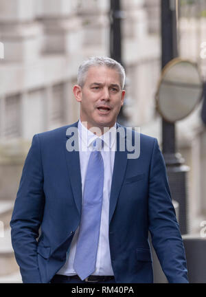 London, Großbritannien. 13. Februar 2019, Stephen Barclay, MP PC, Brexit Sekretär Blätter Downing Street, London, UK. Credit: Ian Davidson/Alamy leben Nachrichten Stockfoto