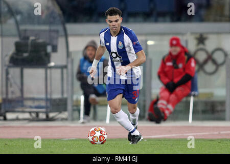 Rom, Italien. 12 Feb, 2019. Pepe des FC Porto während der UEFA Champions League Runde 16 Match zwischen AS Rom und FC Porto im Stadio Olimpico, Rom, Italien Am 12. Februar 2019. Foto von Luca Pagliaricci. Nur die redaktionelle Nutzung, eine Lizenz für die gewerbliche Nutzung erforderlich. Keine Verwendung in Wetten, Spiele oder einer einzelnen Verein/Liga/player Publikationen. Credit: UK Sport Pics Ltd/Alamy leben Nachrichten Stockfoto