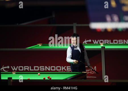 Cardiff, Großbritannien. 12 Feb, 2019. Jimmy White in Aktion. Welsh Open Snooker, Tag 2 Am Motorpoint Arena in Cardifft, South Wales am Dienstag, 12. Februar 2019. pic von der Credit: Andrew Obstgarten/Alamy leben Nachrichten Stockfoto