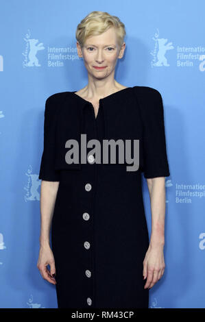 Berlin, Deutschland. 12 Feb, 2019. Tilda Swinton die Teilnahme an der "Souvenir" Premiere auf der 69. Internationalen Filmfestspiele Berlin/Berlinale 2019 im Zoo Palast am Februar 12, 2019 in Berlin, Deutschland. | Verwendung der weltweiten Kredit: dpa/Alamy leben Nachrichten Stockfoto