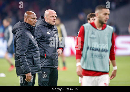 Amsterdam, Niederlande. 13 Feb, 2019. AMSTERDAM, Ajax - Real Madrid, Fussball, Champions League Saison 2018/2019, 13-02-2019, Johan Cruijff Arena. Ajax-assistant Trainer/Coach Alfred Schreuder (C) vor dem Spiel Ajax - Real Madrid. Credit: Pro Schüsse/Alamy leben Nachrichten Stockfoto