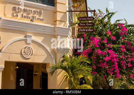 Kambodscha, Kampot Kampot Provinz, Stadt, La Java Bleue, Heritage Hotel in einem restaurierten alten Gebäude aus der französischen Kolonialzeit, architektonische Detail Stockfoto
