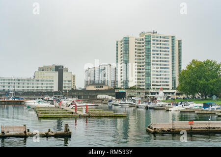 Wunderschöne Skyline der Stadt entlang der St. Lawrence River in Kingston, Kanada Stockfoto