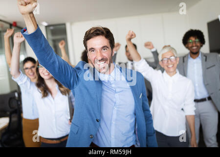 Portrait von Business Team im Büro posing Stockfoto