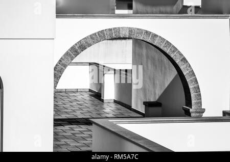 Strukturelle arch in Schwarz und Weiß Stockfoto