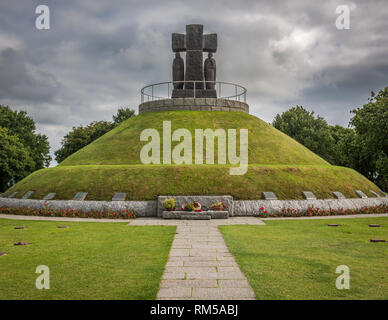 La Cambe ist ein deutscher Krieg grab Friedhof, in der Nähe von Bayeux, Frankreich. Es wird berichtet, die über 21.000 Einrichtungen der Deutschen Militärs von enthalten Stockfoto