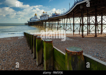 Winter am Nachmittag in Eastbourne Pier in East Sussex. Stockfoto