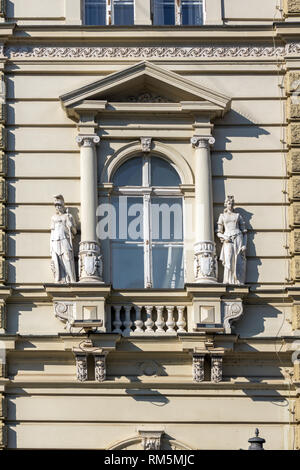 NOVI SAD, Vojvodina, Serbien - November 11, 2018: Gebäude im Zentrum der Stadt Novi Sad, Vojvodina, Serbien Stockfoto