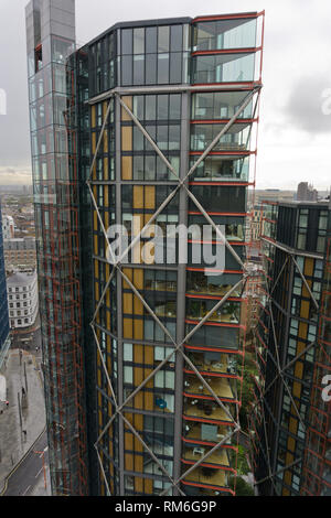 Ansicht der Neo Bankside Entwicklung von der Aussichtsplattform des benachbarten Schalter House Tate Modern, London, UK Stockfoto