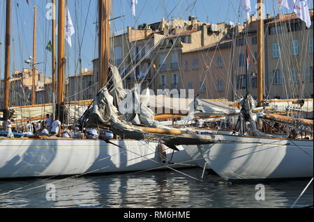 Klassische Yachten in Saint Tropez an der Voiles Stockfoto