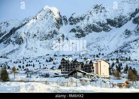 Passo del Tonale, Italien: 10. Februar 2019: Hotel Pian di Neve im Adamello Gebirge, den Alpen, Italien. Stockfoto