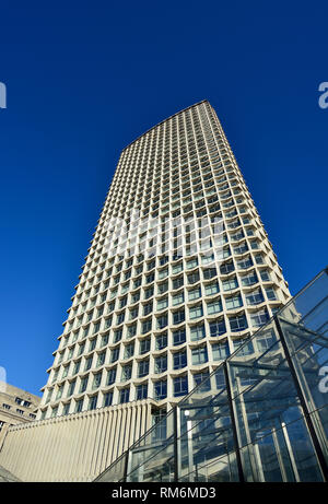 Mittelpunkt Gebäude, Austausch von New Oxford Street und Tottenham Court Road, London, Vereinigtes Königreich Stockfoto