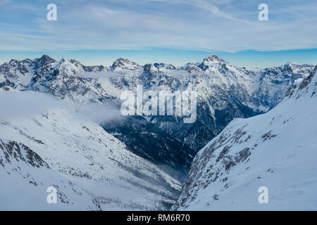 Blick über die Julischen Alpen in Slowenien, von Jalovec auf Triglav Stockfoto