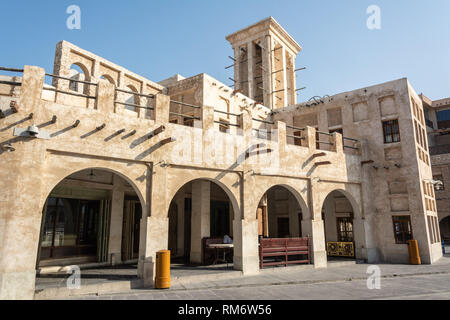 Historisches Gebäude in Souq Waqif Bezirk von Doha, Katar. Stockfoto