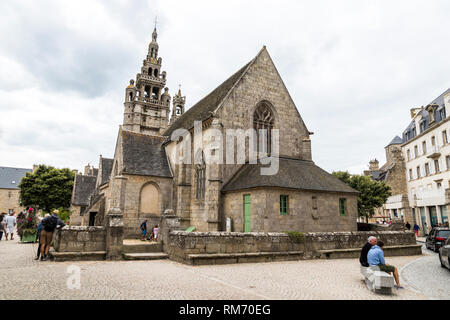 Roscoff, Frankreich. Die Eglise Notre-Dame de Croaz-Batz (Kirche unserer Dame), eine Römisch-katholische Kirche in der Bretagne (Bretagne) Stockfoto