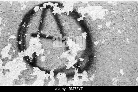 Symbol der Anarchie auf das Peeling alte Wand gemalt. Ideal für Texturen, Hintergründe und Konzepte. Stockfoto