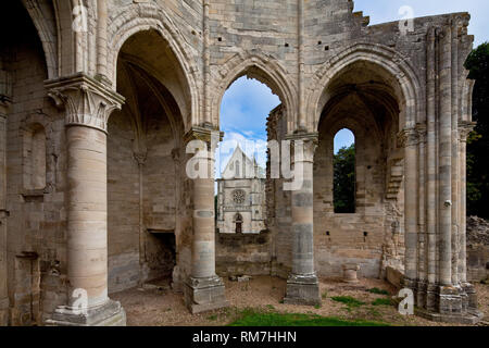 Frankr ële-de-France Chaalis Abteiruine 67091 Nordkonche Durchblick nach Osten zur Chapelle Saint-marie del" AbbŽ Stockfoto