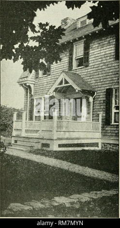 . Jahresbericht des New York State College für Landwirtschaft an der Cornell Universität und der landwirtschaftlichen Experiment Station. New York State College für Landwirtschaft; Cornell University. Landwirtschaftliche Experiment Station; Landwirtschaft - New York (State). i5° 4 Die Cornell Reading-Courses außerhalb Eingangstüren sollten geschützt durch eine Haube auf Konsolen, die von einem Portikus, oder durch eine Veranda. In der Regel ist es wünschenswert, die Wohnzimmer Veranda vom Haupteingang zu trennen. Hier, wenn irgendwo ein wenig echte Design sollte gewährleistet sein. Ein Portal ist eine intime und sollte würde Express, Gastfreundschaft und beaut Stockfoto